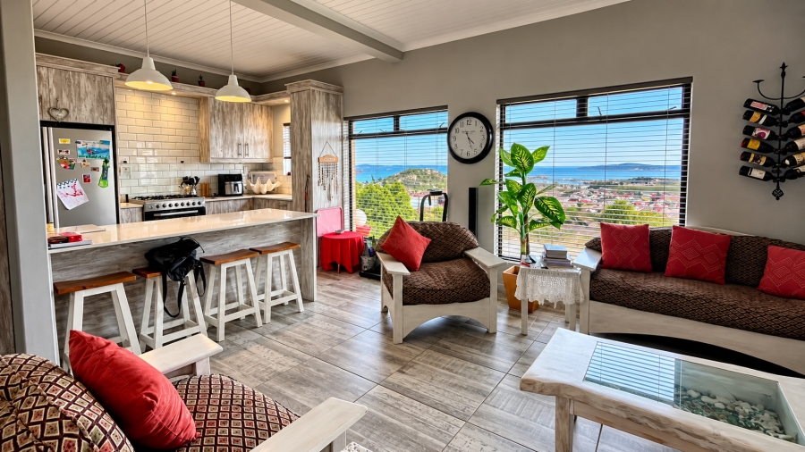 2 Bedroom Property for Sale in Hoogland Western Cape